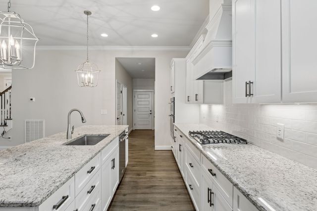 5000 Harbor Reserve Cv, Hermitage, TN 37076