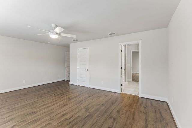 5000 Harbor Reserve Cv, Hermitage, TN 37076
