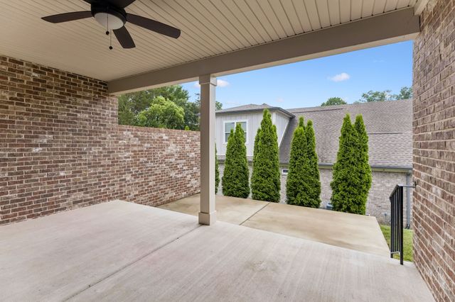 5000 Harbor Reserve Cv, Hermitage, TN 37076