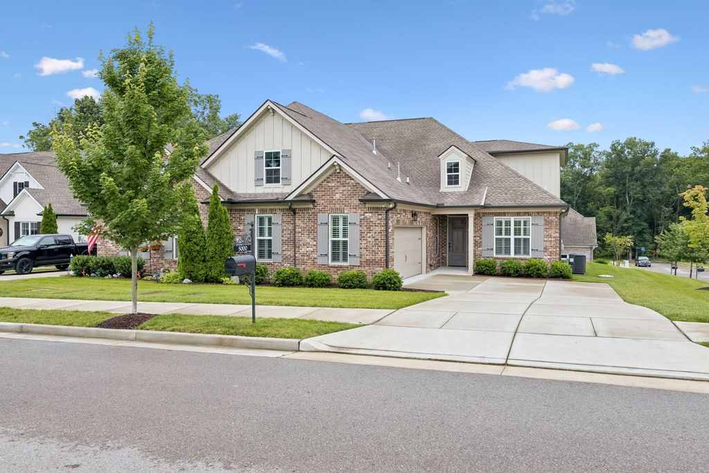 5000 Harbor Reserve Cv, Hermitage, TN 37076