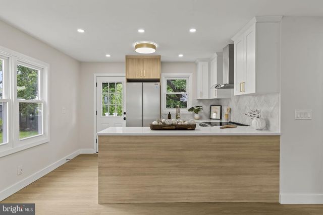 137 ARDSLEY AVE, Trenton, NJ 08638