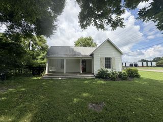 1423 Sulphur Springs Rd, Murfreesboro, TN 37129