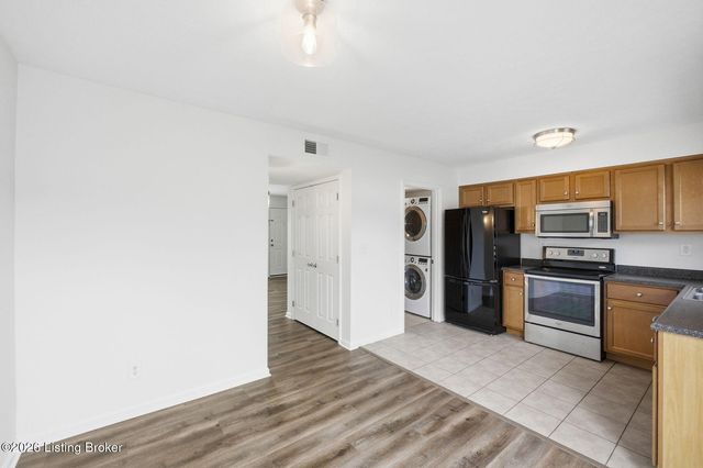 1366 Herr Ln, Louisville, KY 40222