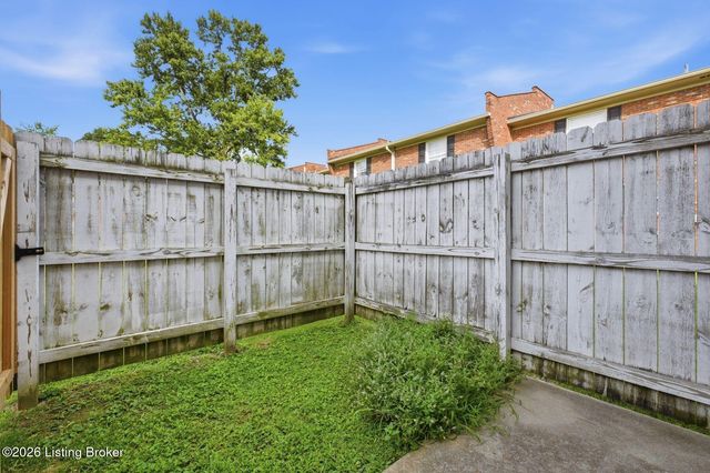 1366 Herr Ln, Louisville, KY 40222