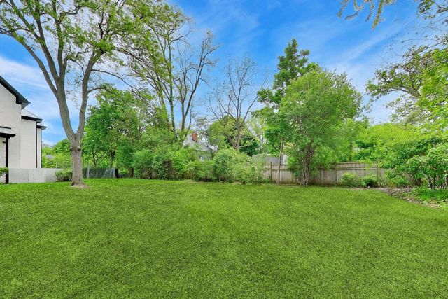 794 Greenwood Avenue, Glencoe, IL 60022