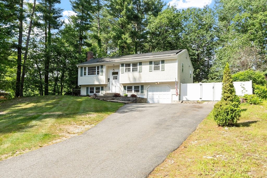 14 Emery Rd, Townsend, MA 01469