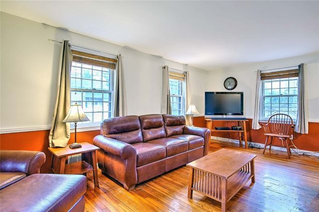 9 KNAPTON Street, Barrington, RI 02806