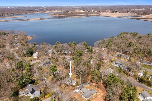 9 KNAPTON Street, Barrington, RI 02806