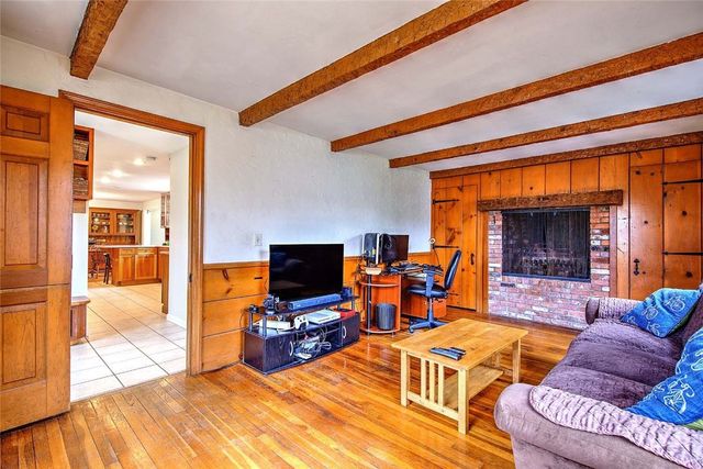 9 KNAPTON Street, Barrington, RI 02806