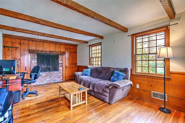 9 KNAPTON Street, Barrington, RI 02806