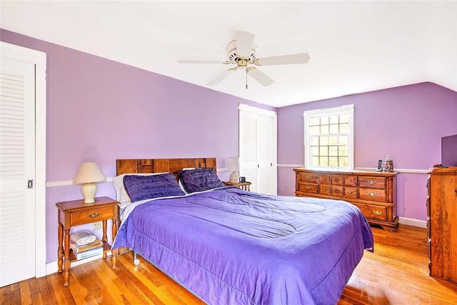 9 KNAPTON Street, Barrington, RI 02806