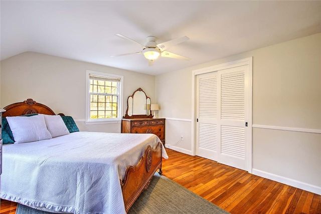 9 KNAPTON Street, Barrington, RI 02806