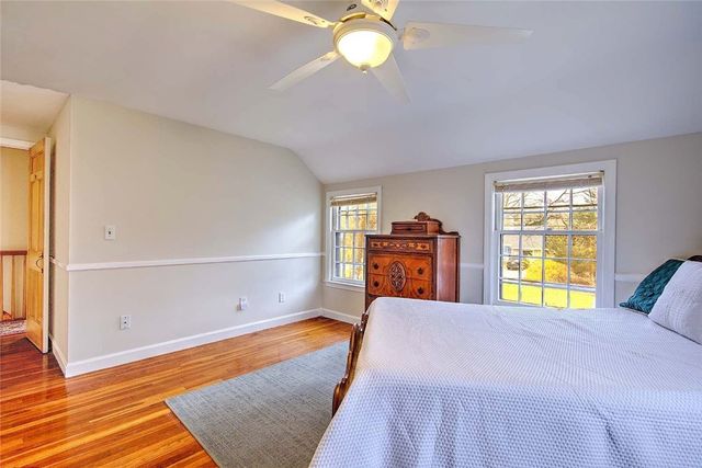 9 KNAPTON Street, Barrington, RI 02806