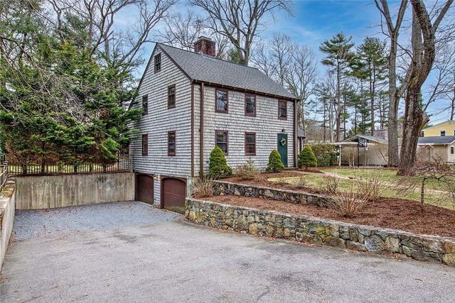 9 KNAPTON Street, Barrington, RI 02806