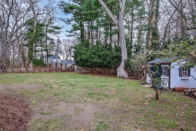 9 KNAPTON Street, Barrington, RI 02806