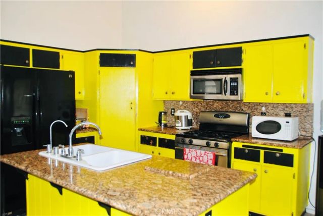 15144 Macadamia Court, Fontana, CA 92335