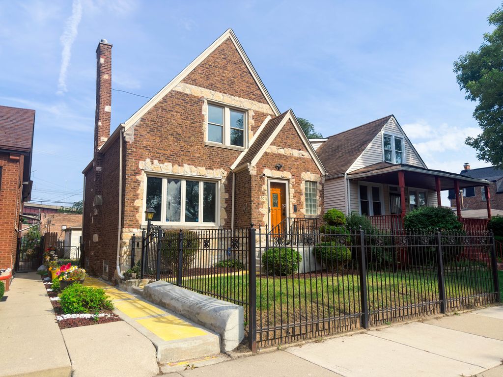 8013 S Harper Avenue, Chicago, IL 60619 — photo 2