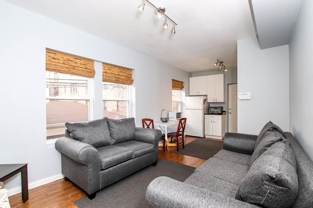 1626 W FARWELL Avenue 1F, Chicago, IL 60626
