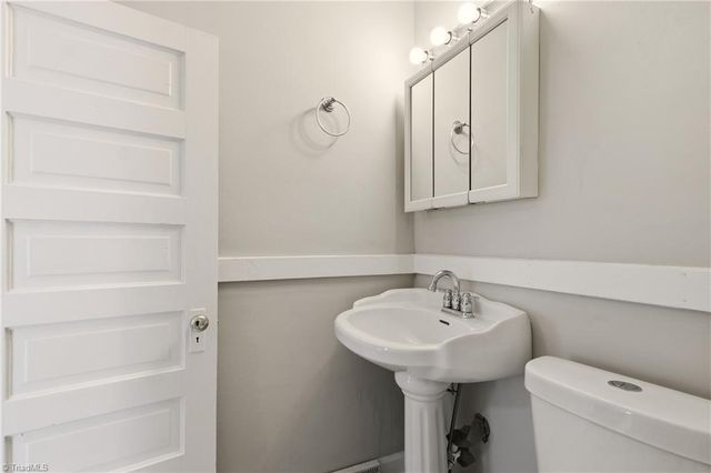 408 Seaman Street, Winston-salem, NC 27103