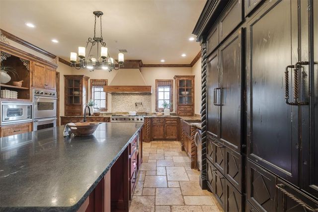 2412 NE 131st Place, Edmond, OK 73013