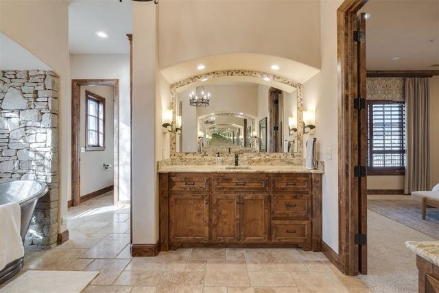 2412 NE 131st Place, Edmond, OK 73013