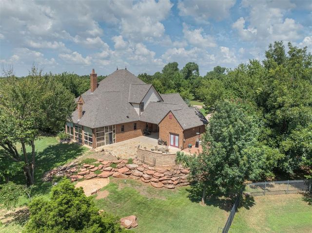 2412 NE 131st Place, Edmond, OK 73013