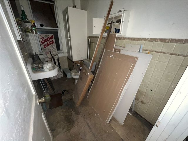 416 Cedarhurst Street, Beltzhoover, PA 15210