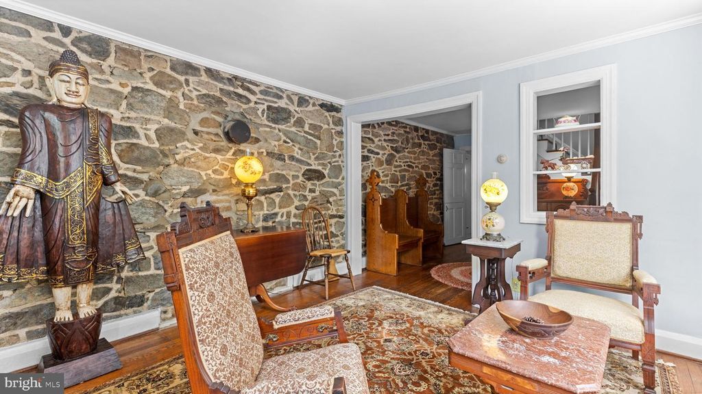 Image 11 of property listing at 5025 WETHEREDSVILLE RD, Baltimore, MD 21207