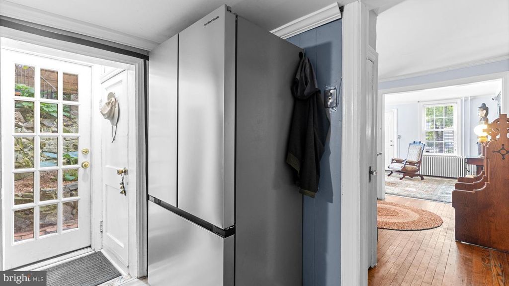 Image 19 of property listing at 5025 WETHEREDSVILLE RD, Baltimore, MD 21207
