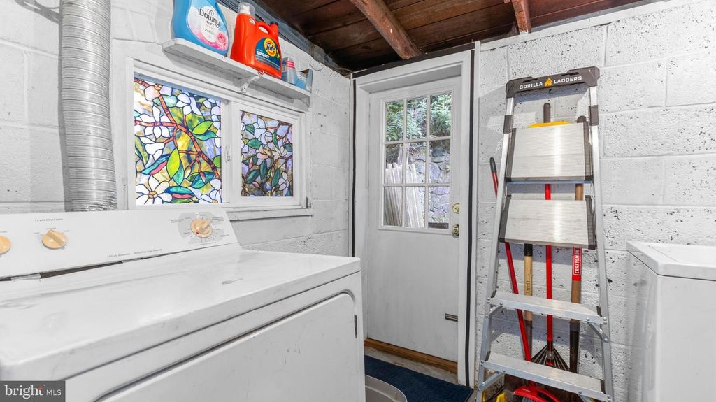 Image 21 of property listing at 5025 WETHEREDSVILLE RD, Baltimore, MD 21207