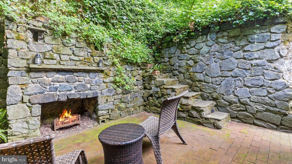 Image 34 of property listing at 5025 WETHEREDSVILLE RD, Baltimore, MD 21207