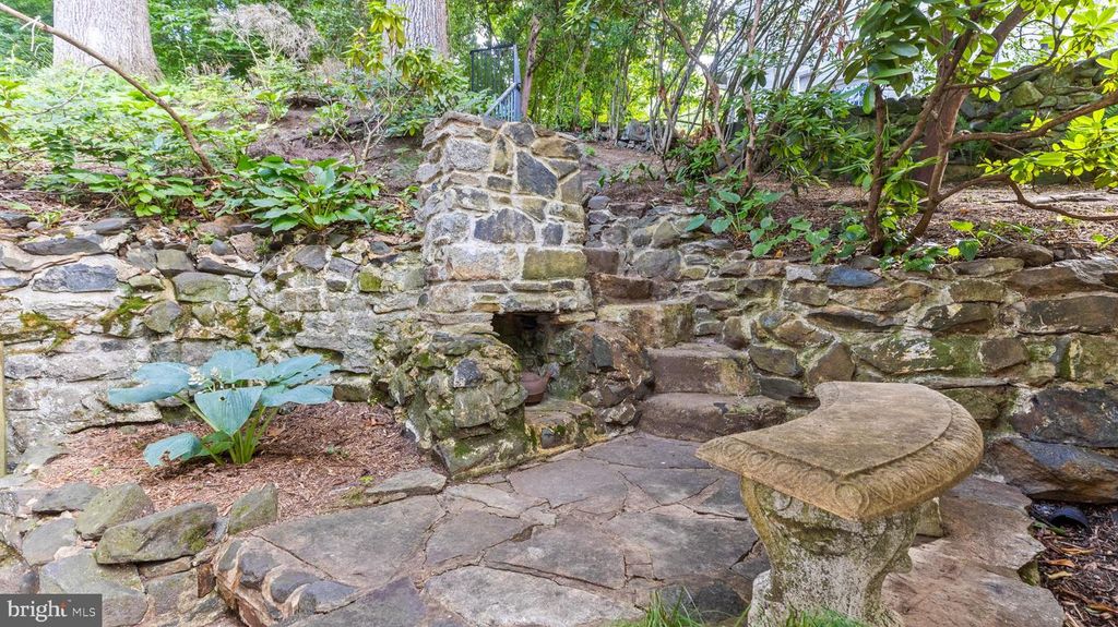 Image 37 of property listing at 5025 WETHEREDSVILLE RD, Baltimore, MD 21207