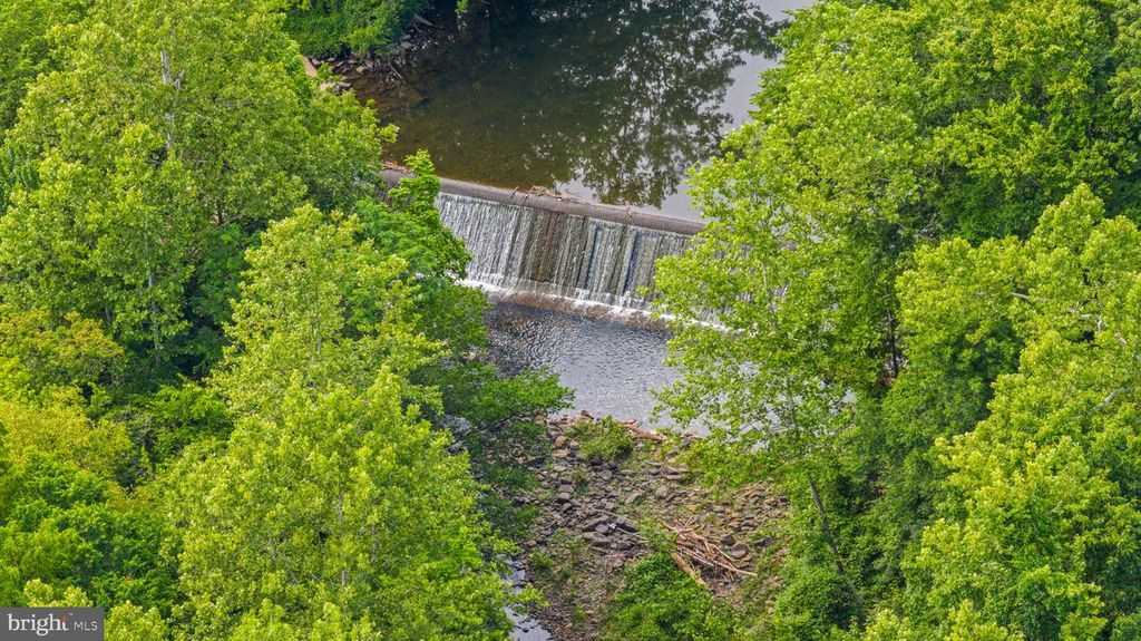 Image 49 of property listing at 5025 WETHEREDSVILLE RD, Baltimore, MD 21207