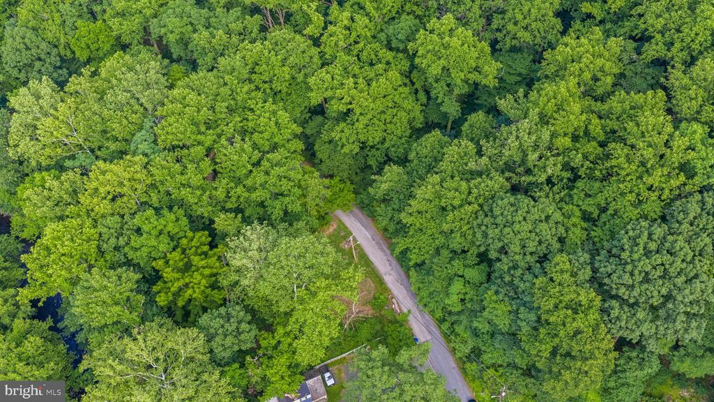 Image 53 of property listing at 5025 WETHEREDSVILLE RD, Baltimore, MD 21207