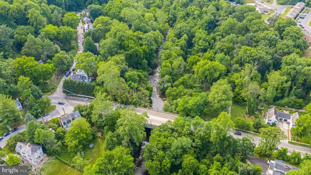Image 55 of property listing at 5025 WETHEREDSVILLE RD, Baltimore, MD 21207