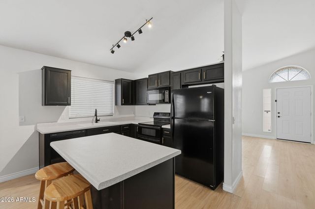 8820 E Dartmouth Street, Mesa, AZ 85207