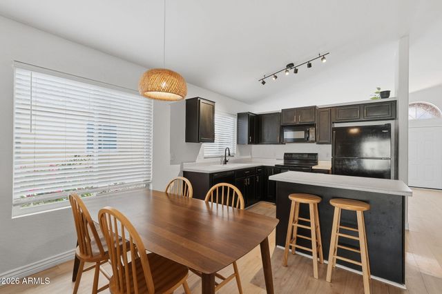 8820 E Dartmouth Street, Mesa, AZ 85207