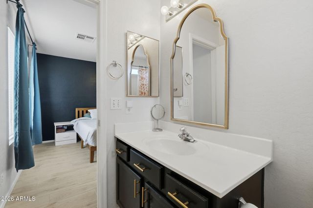 8820 E Dartmouth Street, Mesa, AZ 85207