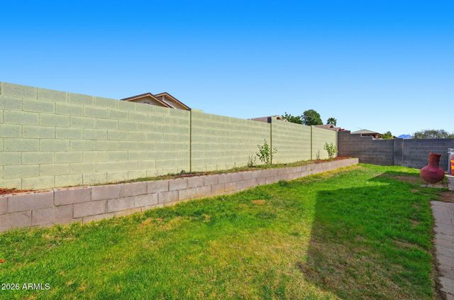 8820 E Dartmouth Street, Mesa, AZ 85207