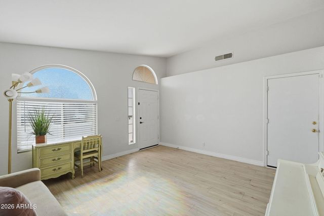 8820 E Dartmouth Street, Mesa, AZ 85207