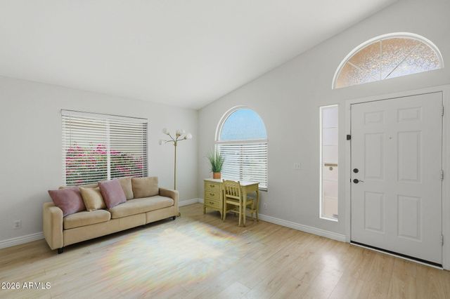 8820 E Dartmouth Street, Mesa, AZ 85207