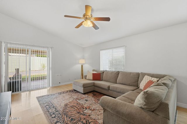 8820 E Dartmouth Street, Mesa, AZ 85207