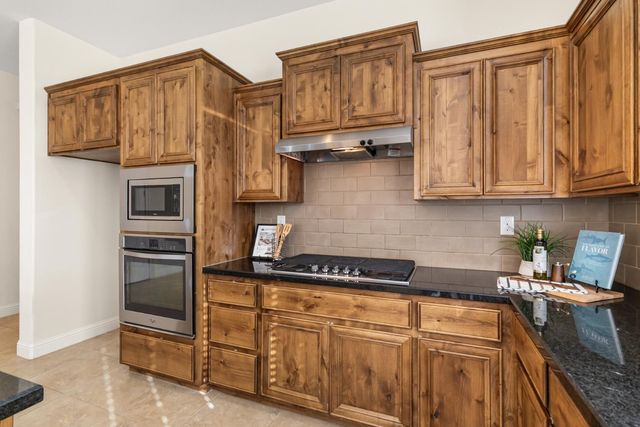 1508 Syracuse Dr, Rocklin, CA 95765