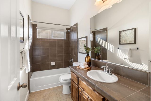 1508 Syracuse Dr, Rocklin, CA 95765