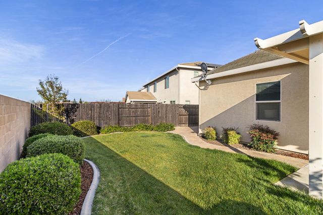 1508 Syracuse Dr, Rocklin, CA 95765