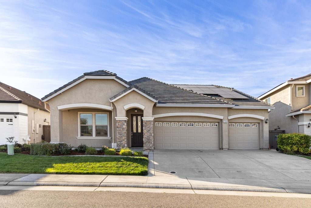 1508 Syracuse Dr, Rocklin, CA 95765