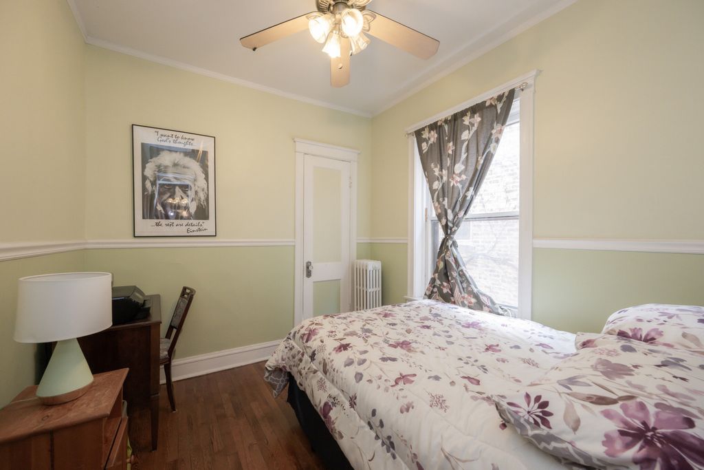 Image 12 of property listing at 426 S Maple Avenue 2S, Oak Park, IL 60302
