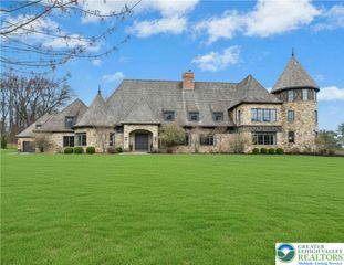 2214 North Melrose Lane, Salisbury Twp, PA 18015