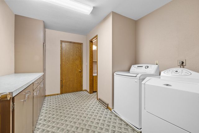 5308 4TH ST SW, Minot, ND 58701