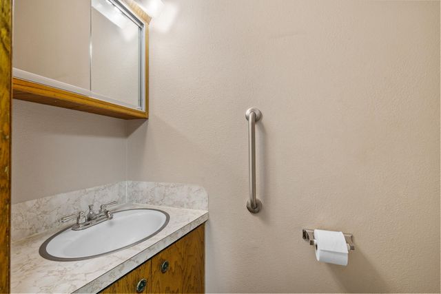 5308 4TH ST SW, Minot, ND 58701